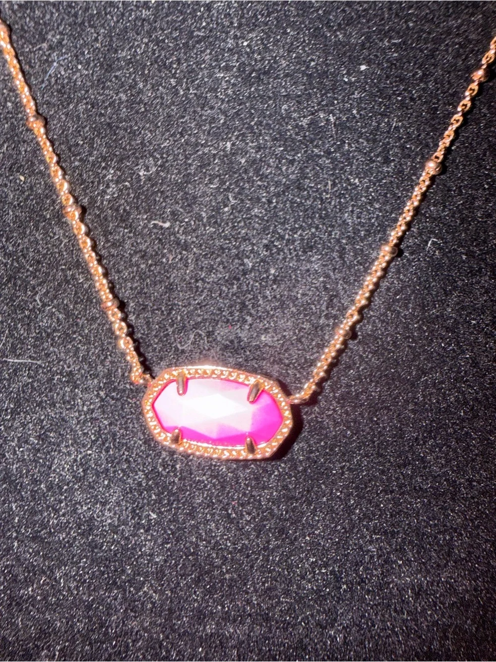 Kendra Scott Elisa gold pendant necklace in an azalea illusion color.